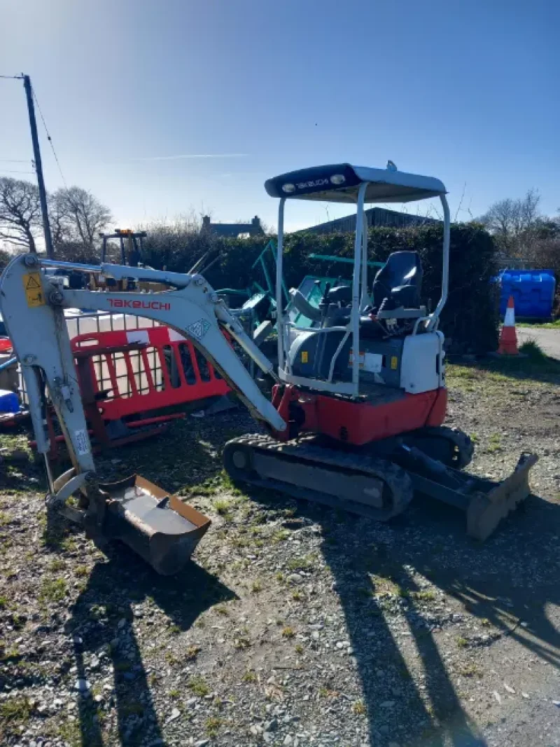 BTG Eddisons - Stockport - Assets of a North Wales Civil Engineering Contractors to include DAF CF440 Grab/Tipper Wagon, DAF CF75.310 Hot Box, Volvo FM12 Skip Loader, Transit Vans & More at Auction - Auction Image 8