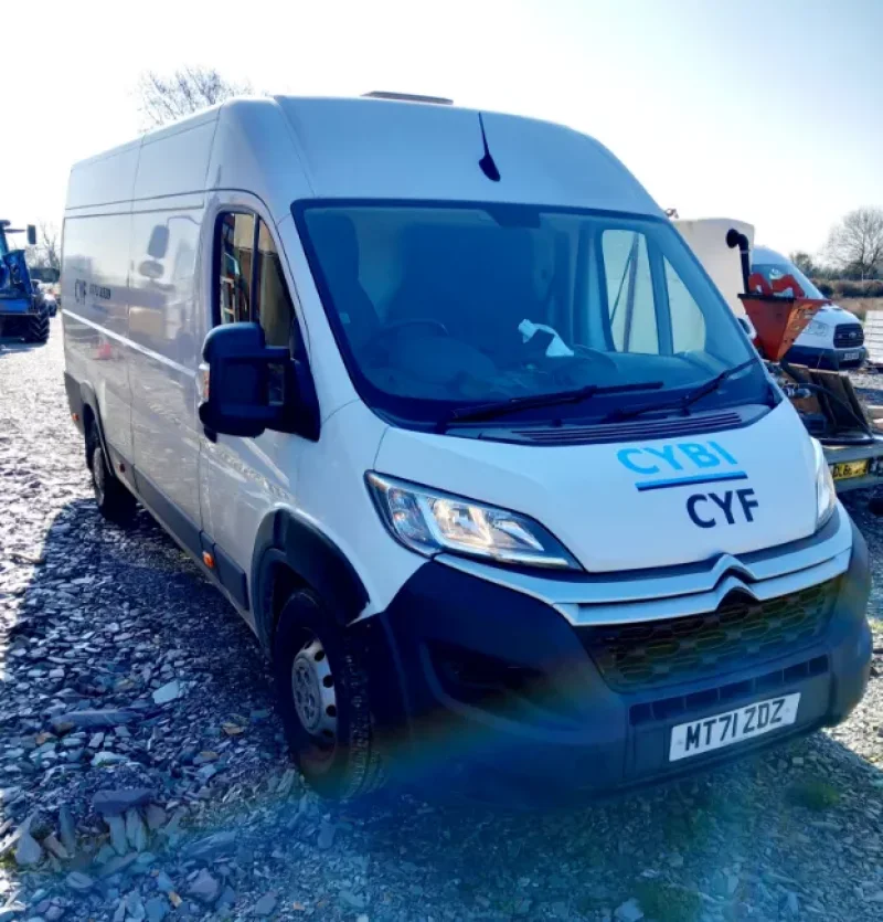 BTG Eddisons - Stockport - Assets of a North Wales Civil Engineering Contractors to include DAF CF440 Grab/Tipper Wagon, DAF CF75.310 Hot Box, Volvo FM12 Skip Loader, Transit Vans & More at Auction - Auction Image 9