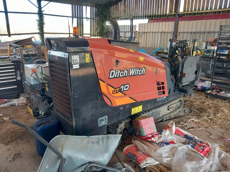BTG Eddisons - Stockport - Assets of a North Wales Civil Engineering Contractors to include DAF CF440 Grab/Tipper Wagon, DAF CF75.310 Hot Box, Volvo FM12 Skip Loader, Transit Vans & More at Auction - Auction Image 4