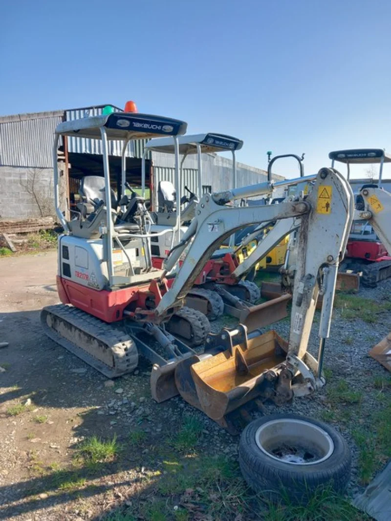 BTG Eddisons - Stockport - Assets of a North Wales Civil Engineering Contractors to include DAF CF440 Grab/Tipper Wagon, DAF CF75.310 Hot Box, Volvo FM12 Skip Loader, Transit Vans & More at Auction - Auction Image 5