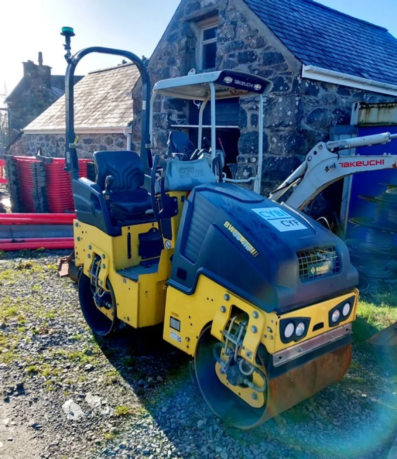 BTG Eddisons - Stockport - Assets of a North Wales Civil Engineering Contractors to include DAF CF440 Grab/Tipper Wagon, DAF CF75.310 Hot Box, Volvo FM12 Skip Loader, Transit Vans & More at Auction - Auction Image 6