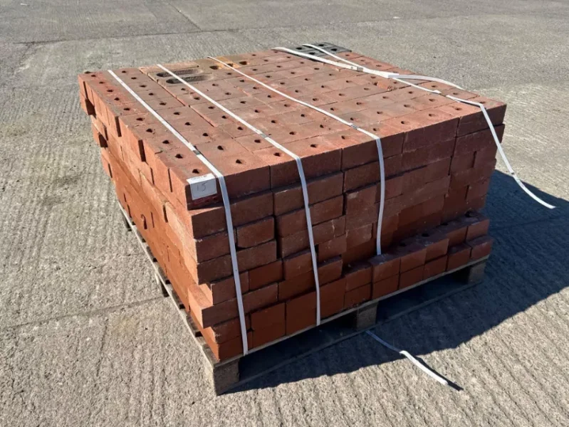 Gavel Auctioneers Ltd - 27 x Pallets of Unused Bricks & Blocks at Auction - Auction Image 1