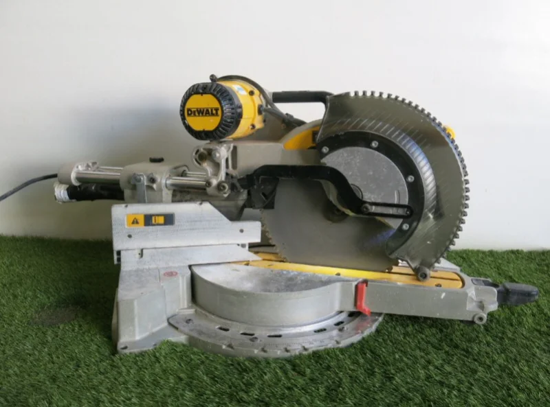 G J Wisdom & Co - Woodworking Machinery, Power Tools & General Building Site Equipment Auction - Auction Image 4