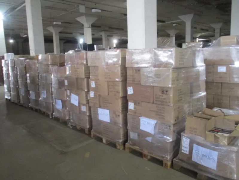 JPS Chartered Surveyors - One Lot Auction of 9 Pallets of Various Branded Mugs | Approximate Retail Price £75,000 - Auction Image 1