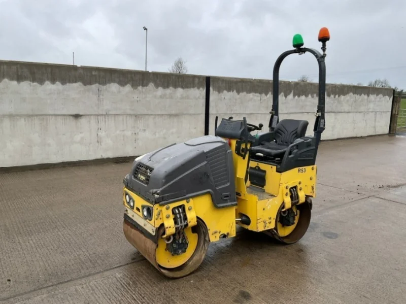Mid Ulster Auctions Ltd - Contractors’ Plant, Diggers, Dumpers, Forklifts, Tractors & Trailers Auction - Auction Image 2