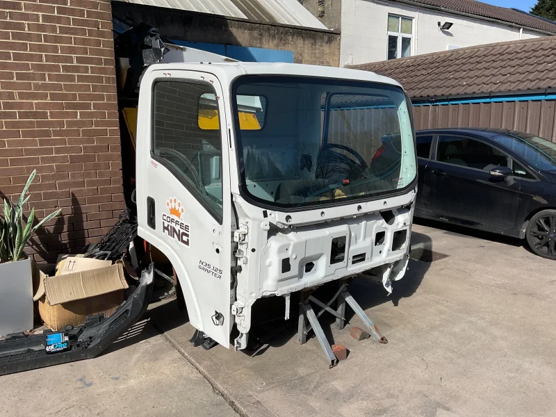 BPI Asset Advisory Ltd - Contents of Motor Vehicle Body Shop at Auction to include Commercial Vehicles, Repair Equipment, Tools & more - Auction Image 4