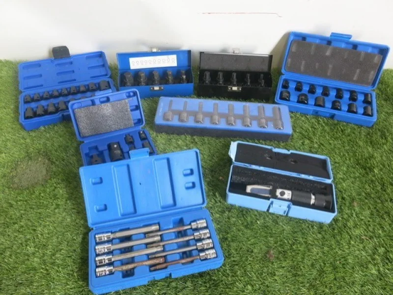G J Wisdom & Co - Commercial Vehicles & Equipment from Arboriculture, Landscaping & Tree Surgeon Business, Porsche Cayenne Hybrid & More at Auction - Auction Image 7