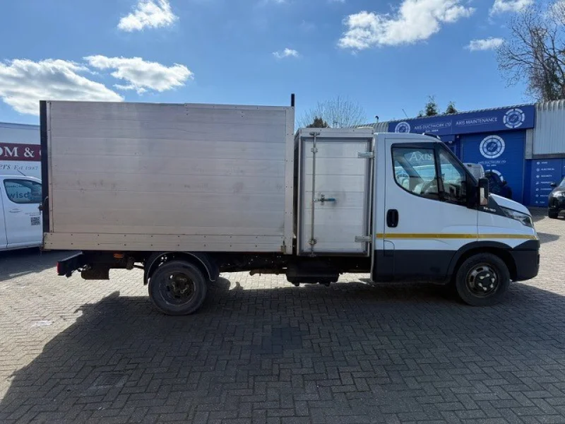 G J Wisdom & Co - Commercial Vehicles & Equipment from Arboriculture, Landscaping & Tree Surgeon Business, Porsche Cayenne Hybrid & More at Auction - Auction Image 1
