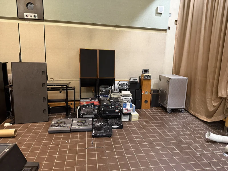 Peaker Pattinson (Auctioneers) Ltd - BBC Maida Vale Phase 2 Broadcast & Audio Equipment Auction - Auction Image 2