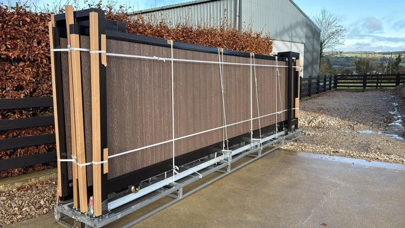BPI - Unused 40ft Container, 7ft BBQ Houses, 2025 Mini Excavators, 20ft & 13ft Electric Gates, 9ft-5ft Containers, Workbenches & more available at Auction - Auction Image 5