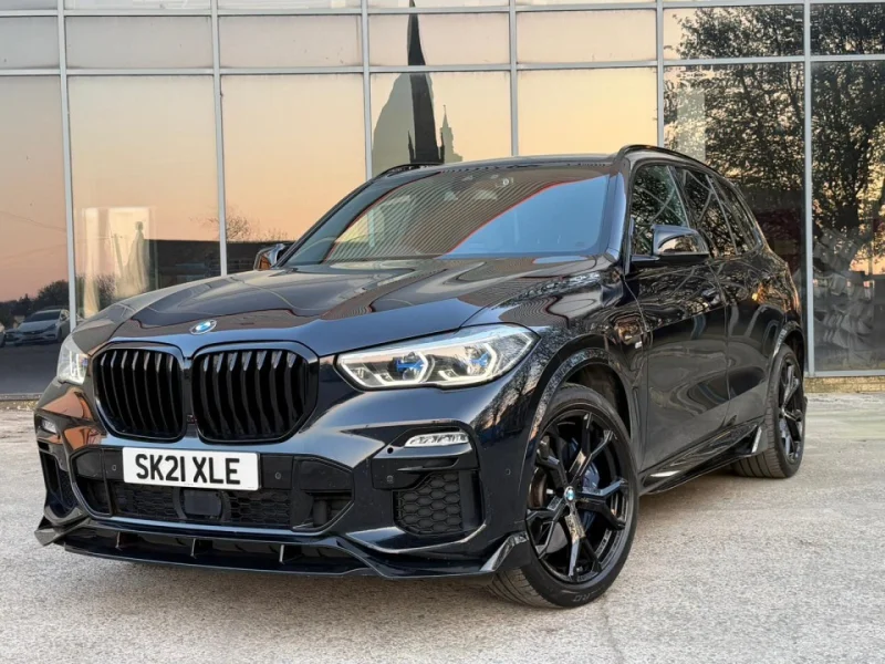 BTG Eddisons - Stockport - Prestige Cars to include Lamborghini, Porsche Cayenne, BMW, Land Rover, Range Rover, Audi, Mercedes & Light Commercials Auction - Auction Image 4