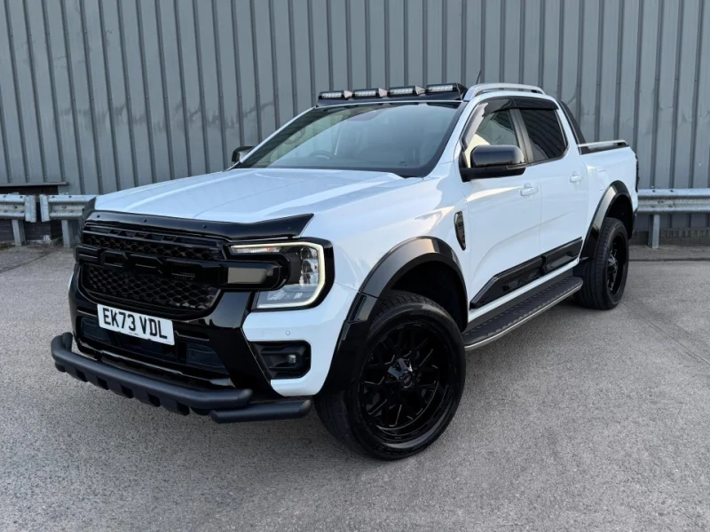 BTG Eddisons - Stockport - Prestige Cars to include Lamborghini, Porsche Cayenne, BMW, Land Rover, Range Rover, Audi, Mercedes & Light Commercials Auction - Auction Image 8