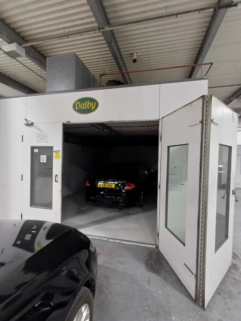 Hilco Global Europe - Southampton - Contents of a Wigan and Northampton Coach Building Workshop at Auction - Auction Image 3