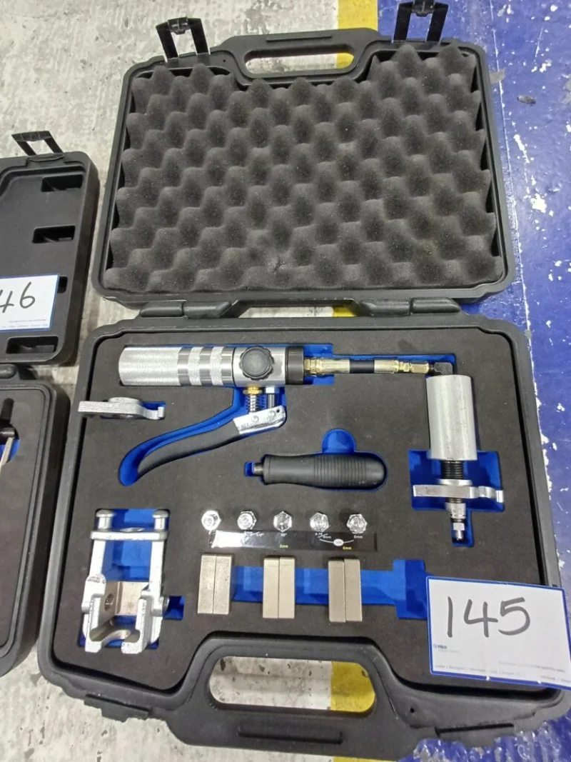 Hilco Global Europe - Southampton - Contents of a Wigan and Northampton Coach Building Workshop at Auction - Auction Image 7