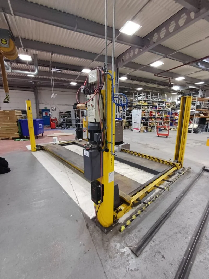 Hilco Global Europe - Southampton - Contents of a Wigan and Northampton Coach Building Workshop at Auction - Auction Image 2