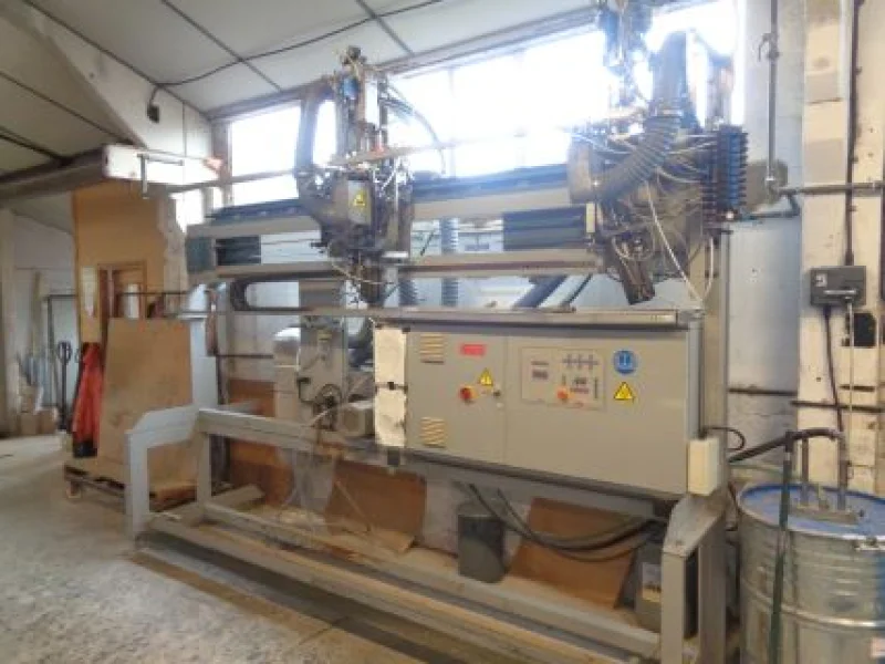 Lambert Smith Hampton - Bristol - Sealed Glass Manufacturing and Factory Equipment, Forklift, Gantry Crane, Vehicles, etc - Auction Image 5