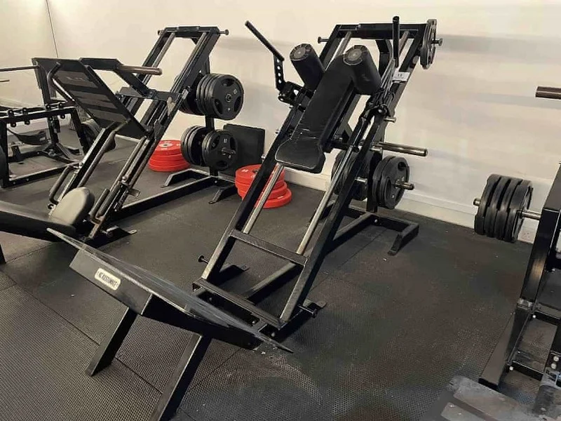 Sweeney Kincaid - Contents of Gym at Auction - Auction Image 6