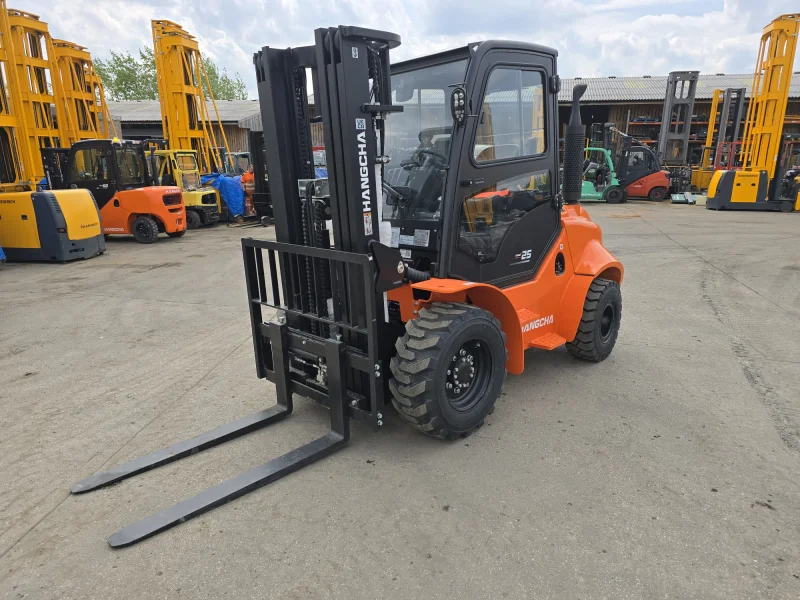 BPI - Land Rover Defender, Forklift Trucks, Electric Crane, Telehandler, Reach Trucks, Electric Tug & more at Auction - Auction Image 2