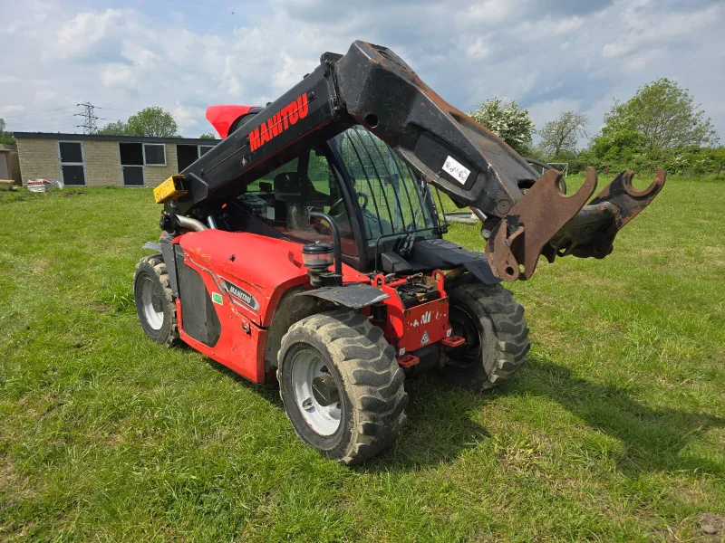 BPI - Land Rover Defender, Forklift Trucks, Electric Crane, Telehandler, Reach Trucks, Electric Tug & more at Auction - Auction Image 4