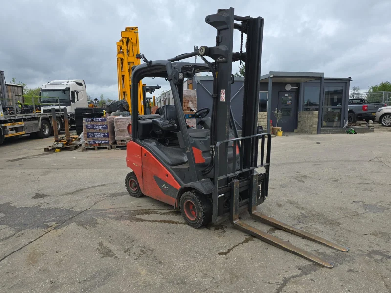 BPI - Land Rover Defender, Forklift Trucks, Electric Crane, Telehandler, Reach Trucks, Electric Tug & more at Auction - Auction Image 5