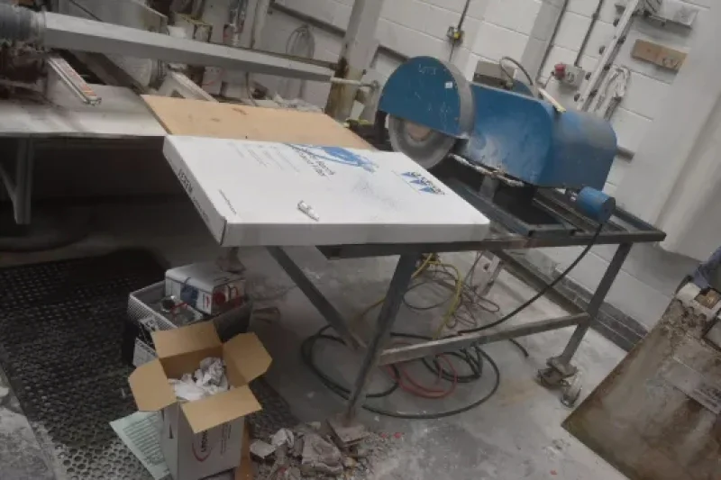 Gilbert Baitson - McCollins Glass Limited | Glass Processing Machinery, Glass Cutting Equipment, Tempering Furnace, Forklift & Workshop Equipment Auction - Auction Image 3