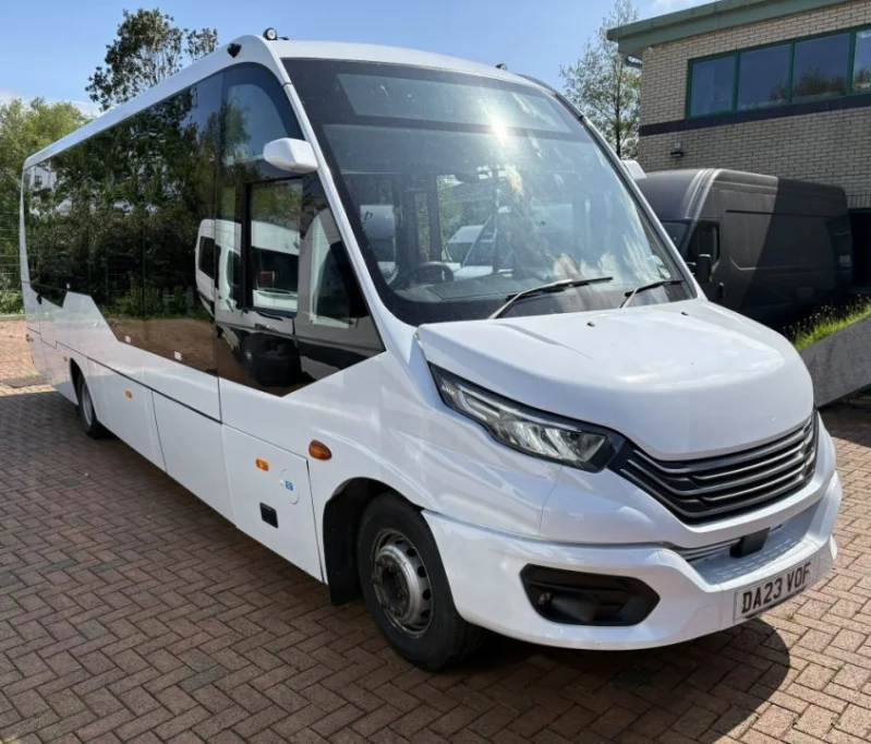 BTG Eddisons - Stockport - 3x Iveco Ilesbus Late Model Minibuses at Auction - Auction Image 5