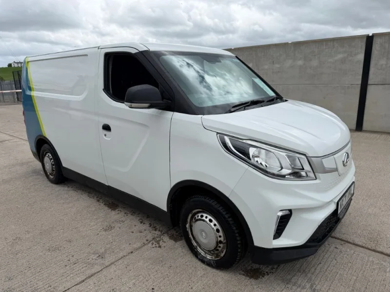 Mid Ulster Auctions Ltd - Vehicle Auction to include, Vans, Cars, HGV's - Auction Image 2