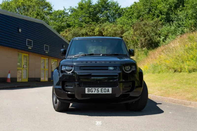 Gavel Auctioneers Ltd - 2025 Land Rover Defender X-Dynamic SE at Auction - Auction Image 6