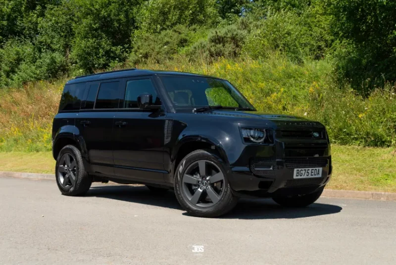 Gavel Auctioneers Ltd - 2025 Land Rover Defender X-Dynamic SE at Auction - Auction Image 4