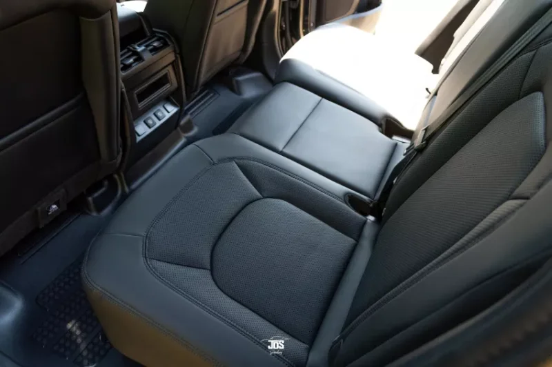 Gavel Auctioneers Ltd - 2025 Land Rover Defender X-Dynamic SE at Auction - Auction Image 2