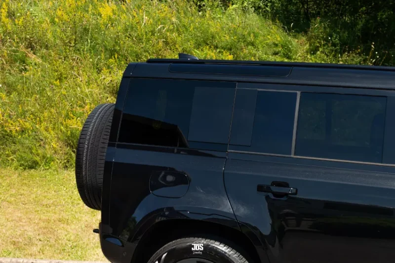 Gavel Auctioneers Ltd - 2025 Land Rover Defender X-Dynamic SE at Auction - Auction Image 5