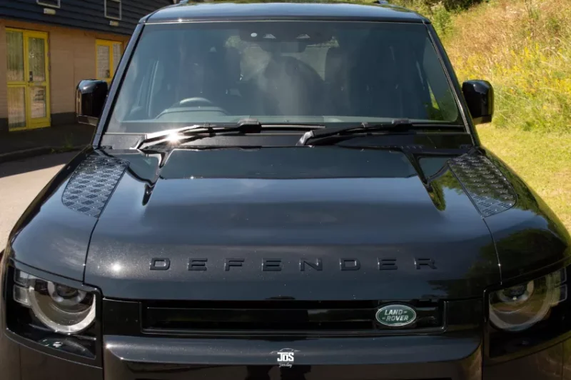 Gavel Auctioneers Ltd - 2025 Land Rover Defender X-Dynamic SE at Auction - Auction Image 7