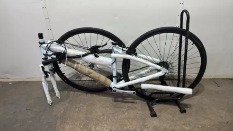 JPS Chartered Surveyors - Contents of E-Bike Sales & Service Centre | E-Bikes & Road Bikes | Parts & Accessories at Auction - Auction Image 2