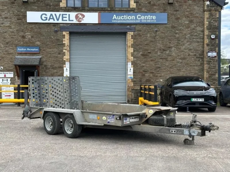 Gavel Auctioneers Ltd - Unreserved Online Auction - Ifor Williams Twin Axle Plant Trailer - Auction Image 1