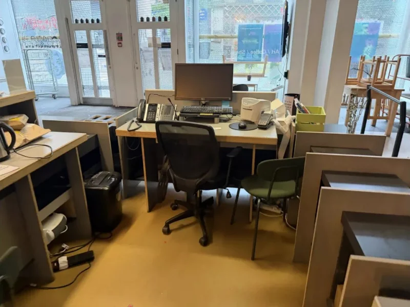 Middleton Barton Valuation - Assets of an Art Exhibition Centre including Audio/Visual Equipment, Bar Equipment & Furniture at Auction - Auction Image 6