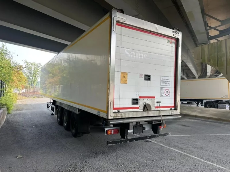 Gavel Auctioneers Ltd - Unreserved Online Auction - 2 No. 2015 Gray & Adams 13.6m Multi-Temp Fridge Trailers Auction - Auction Image 2