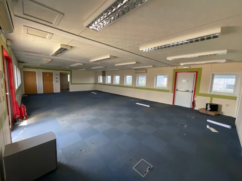 BPI - 6 Bay Modular Office Building Approx. 60ft x 24ft at Auction - Auction Image 5