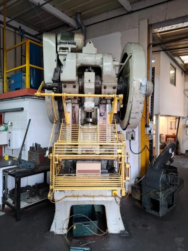 Lambert Smith Hampton - Milton Keynes - Contents of a Tool Making Facility available at Auction - Auction Image 2