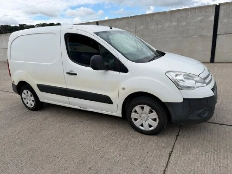 Mid Ulster Auctions Ltd - Online Auction - Vans, Cars, HGVs & Trailers - Auction Image 5
