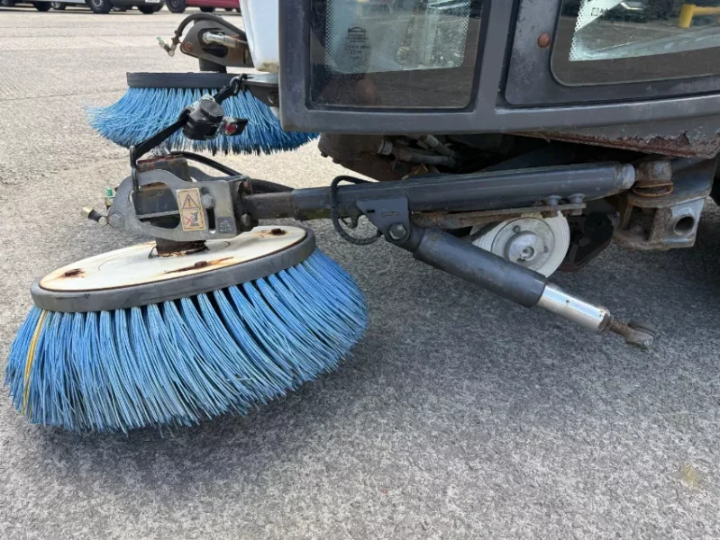 Gavel Auctioneers Ltd - 2014 Johnston Sweepers CX201 Compact Road Sweeper at Auction - Auction Image 2