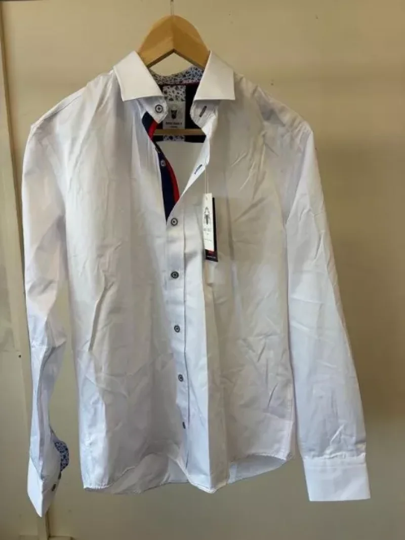 JPS Chartered Surveyors - Designer Menswear Auction to include: Jackets, Coats, Shoes, Accessories & More - Auction Image 2