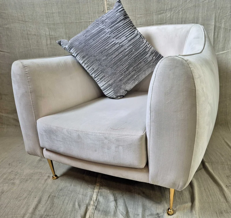 Wyles Hardy & Co - Designer Furniture, Soft Furnishings & Homewares Sale - Auction Image 16