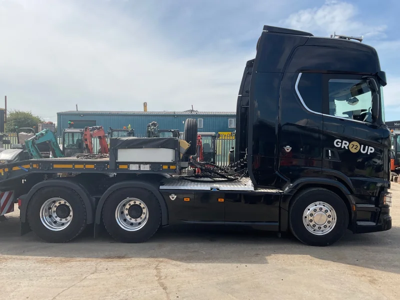 BPI - 2023 Scania S660 A 6x4 Tractor Unit with Faymonville F-S44-1BBY Quad Axle Extending Step Frame Low Loader Trailer Auction - Auction Image 2