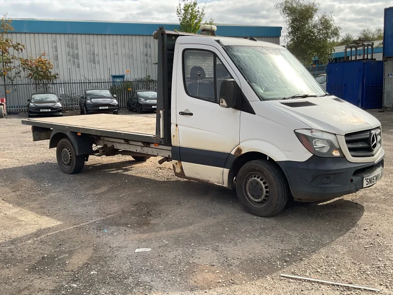 BPI - Commercial Vehicle Auction to include 2020 Renault D Wide 320 6x2 with Volumetric Cement Mixer, DAF LF 220 Flatbed with Atlas Hydraulic Crane, Iveco Daily 72C18 & 2015 Mercedes Sprinter - Auction Image 3
