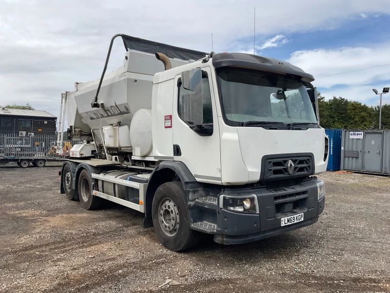 BPI - Commercial Vehicle Auction to include 2020 Renault D Wide 320 6x2 with Volumetric Cement Mixer, DAF LF 220 Flatbed with Atlas Hydraulic Crane, Iveco Daily 72C18 & 2015 Mercedes Sprinter - Auction Image 4