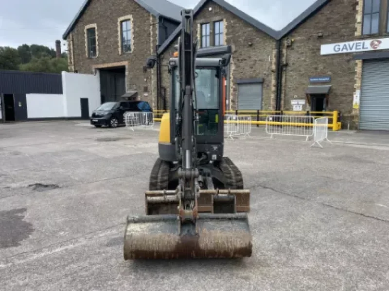 Gavel Auctioneers Ltd - Unreserved Online Auction – 2025 Volvo EC27D Tracked Excavator at Auction - Auction Image 2