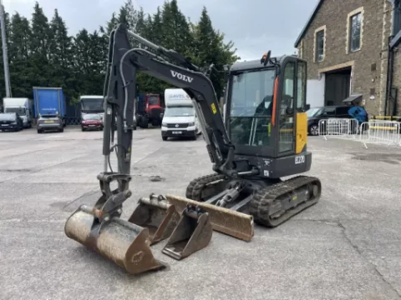 Gavel Auctioneers Ltd - Unreserved Online Auction – 2025 Volvo EC27D Tracked Excavator at Auction - Auction Image 3