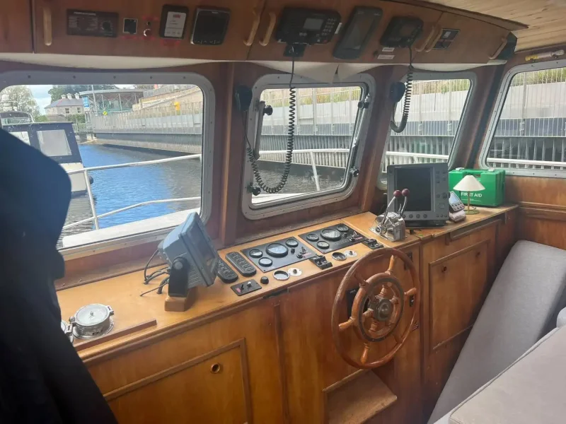 Wilsons Auctions - Auction of Capri Live Aboard Houseboat - Auction Image 8
