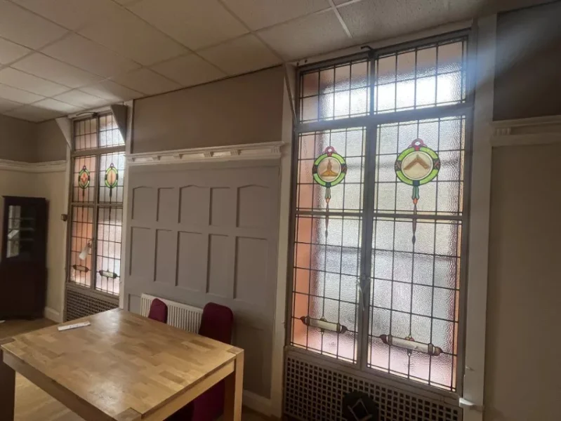 Sanderson Weatherall LLP - Masonic Lodge Furnishings & Regalia and Kitchen, Restaurant & Bar Equipment Auction - Auction Image 9