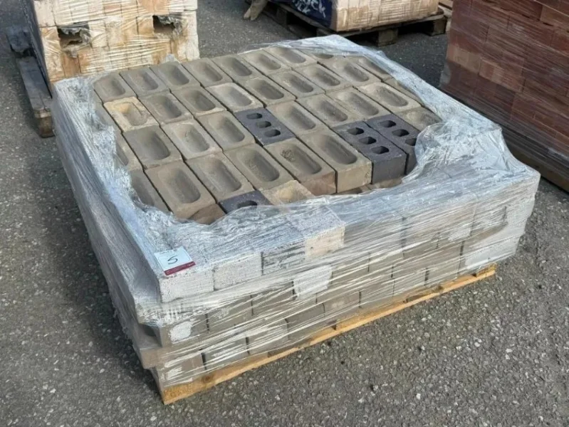 Gavel Auctioneers Ltd - Unreserved Online Auction - Quantity Of Unused Bricks & Paving Slabs - Auction Image 3